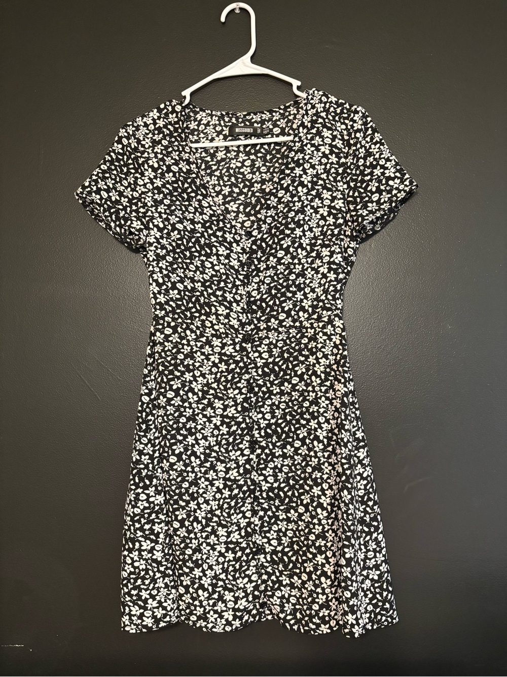 Misguided Black button down Floral Short-Sleeve A-Line Dress